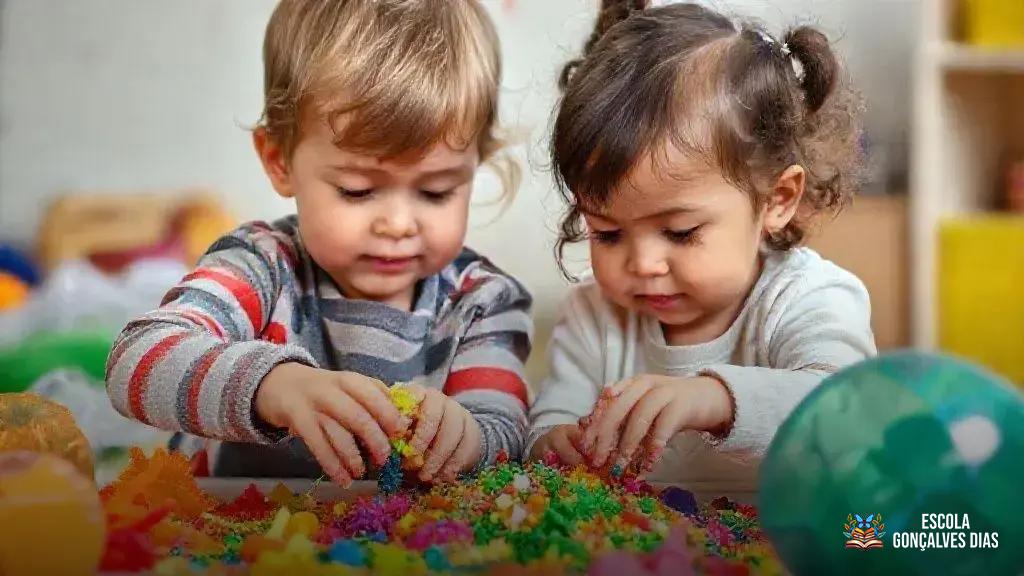 Brincadeiras Sensoriais para Crianças de 2 a 5 Anos