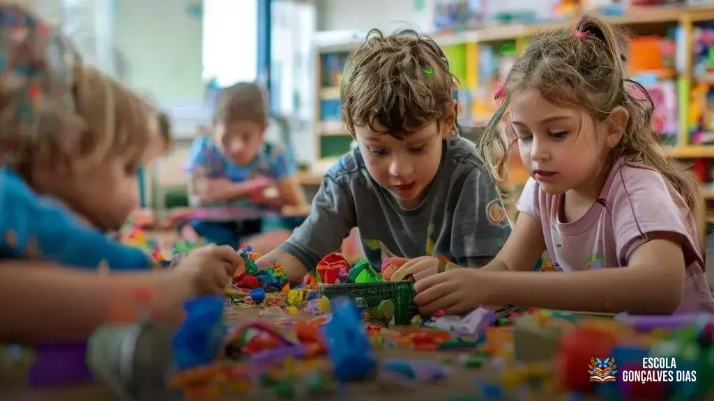 Brincadeiras Sensoriais para Crianças e Recicláveis para Educação Infantil